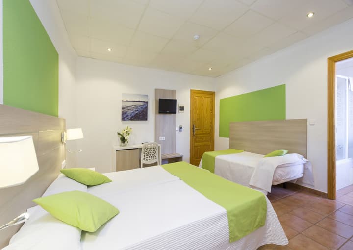 Hostal Residencia Adelino
