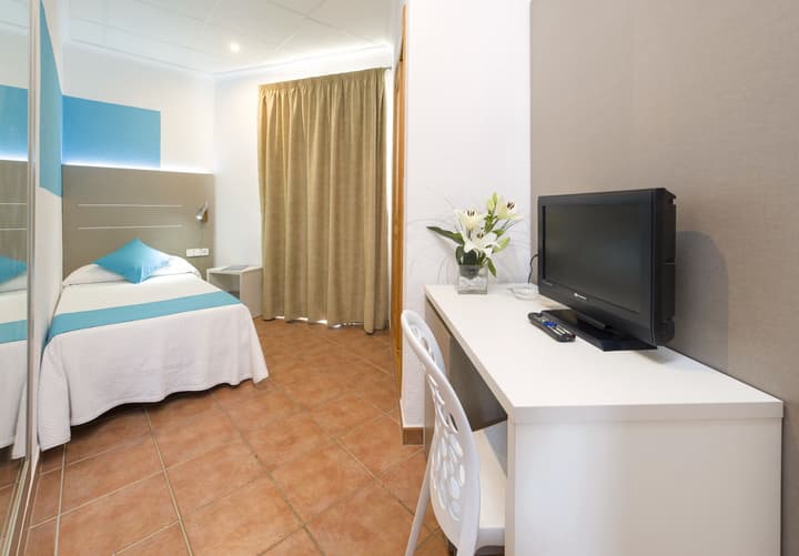 Hostal Residencia Adelino