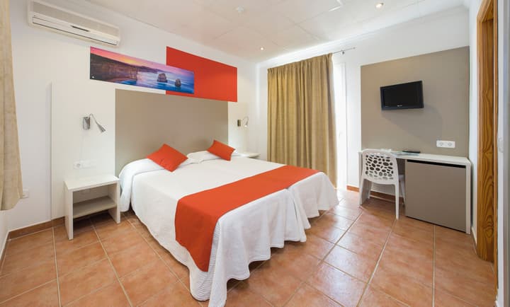 Hostal Residencia Adelino