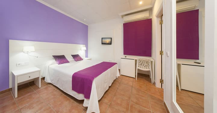 Hostal Residencia Adelino