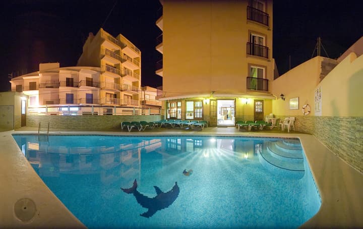 Hostal Residencia Adelino