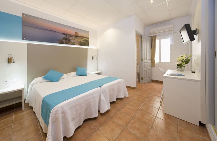 Hostal Residencia Adelino