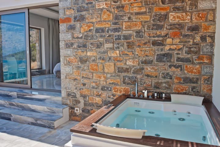 Royal Marmin Bay Boutique & Art Hotel - Adults Only