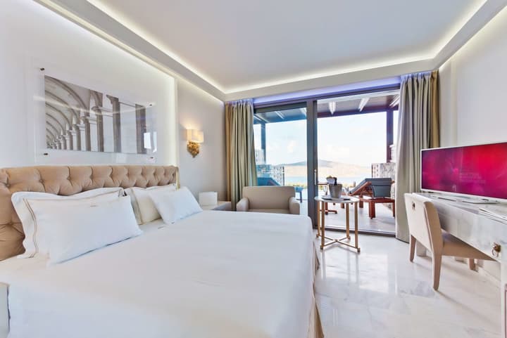 Royal Marmin Bay Boutique & Art Hotel - Adults Only