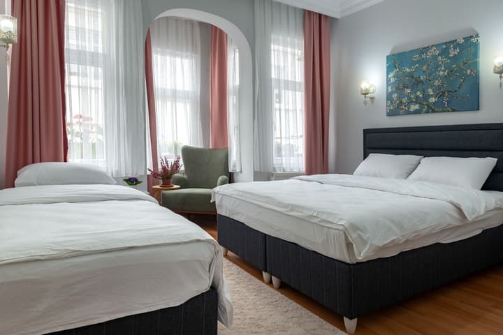 Dualis Hotel