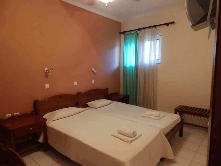 Alexandra Hotel