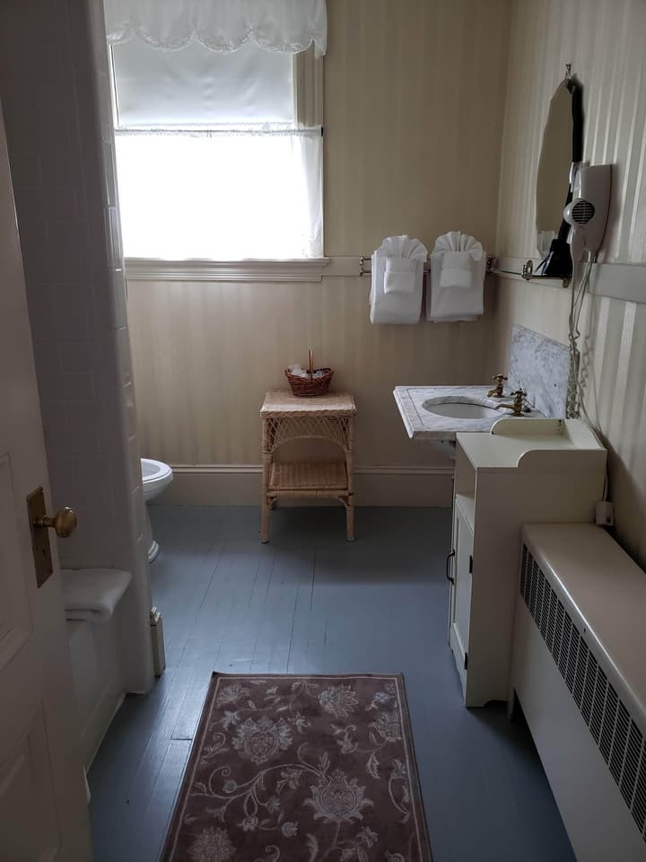 Moseley Cottage Inn & Town Motel