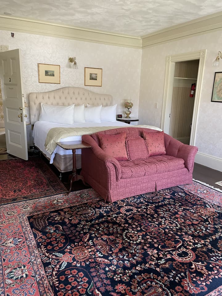 Moseley Cottage Inn & Town Motel