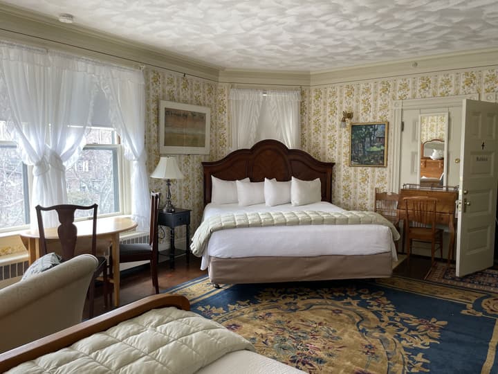 Moseley Cottage Inn & Town Motel