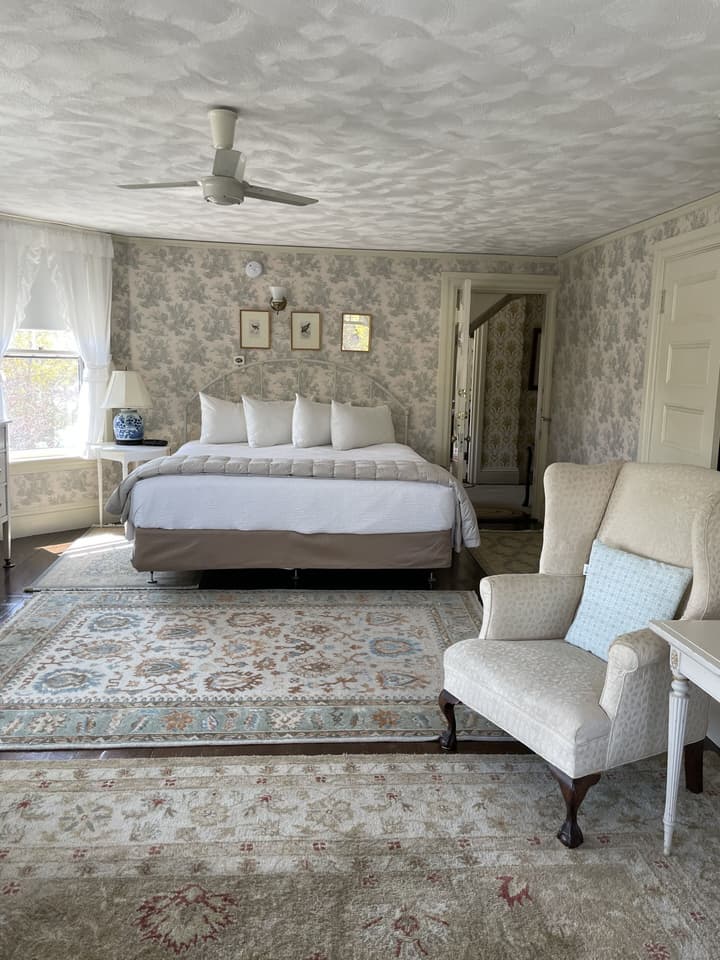 Moseley Cottage Inn & Town Motel
