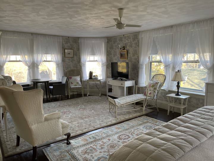 Moseley Cottage Inn & Town Motel