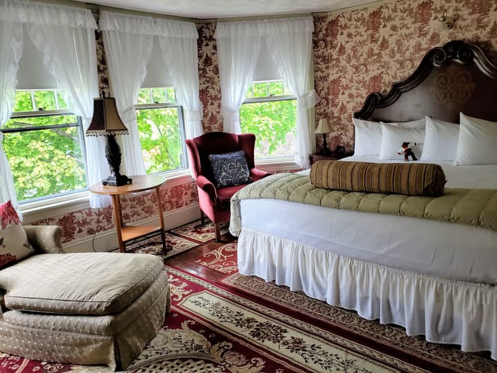 Moseley Cottage Inn & Town Motel