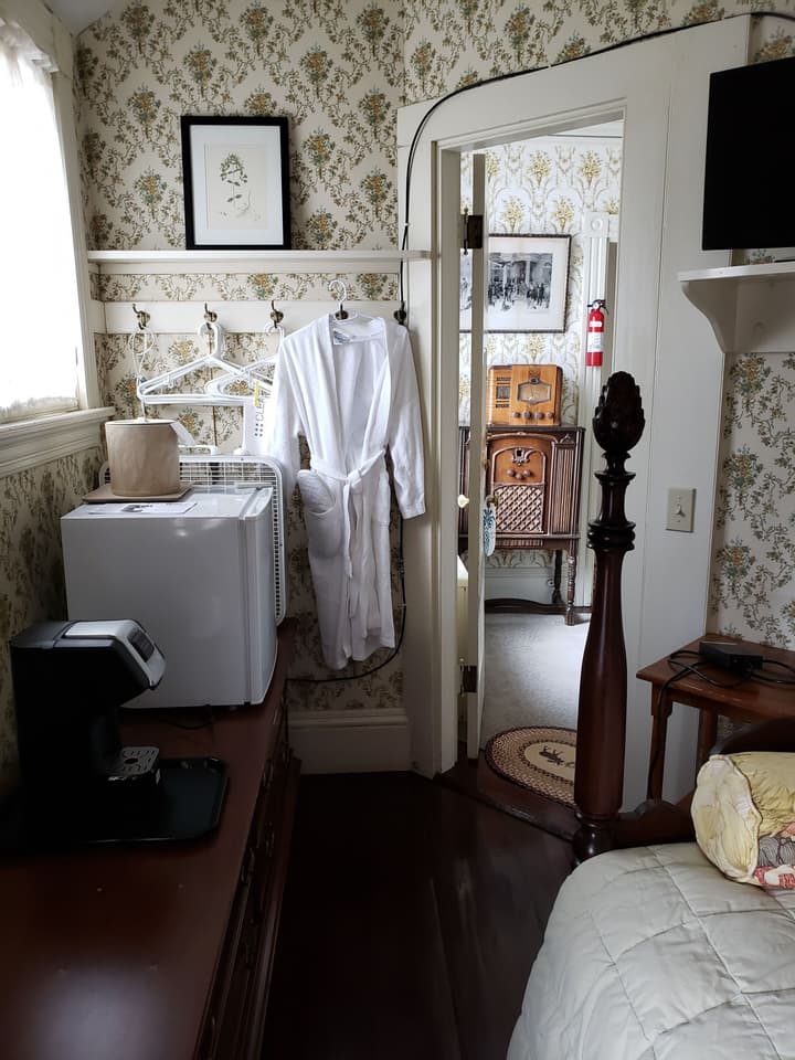 Moseley Cottage Inn & Town Motel