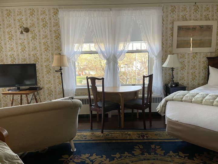 Moseley Cottage Inn & Town Motel