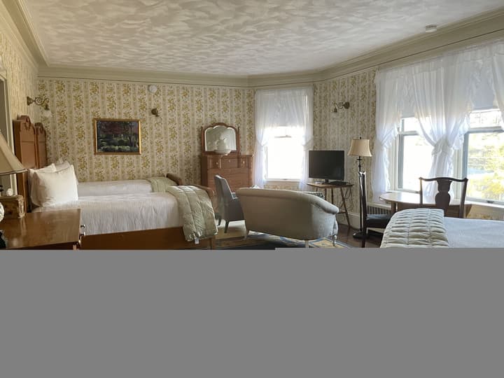 Moseley Cottage Inn & Town Motel