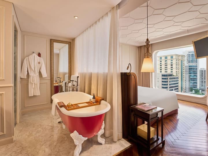Hôtel des Arts Saigon - MGallery Collection