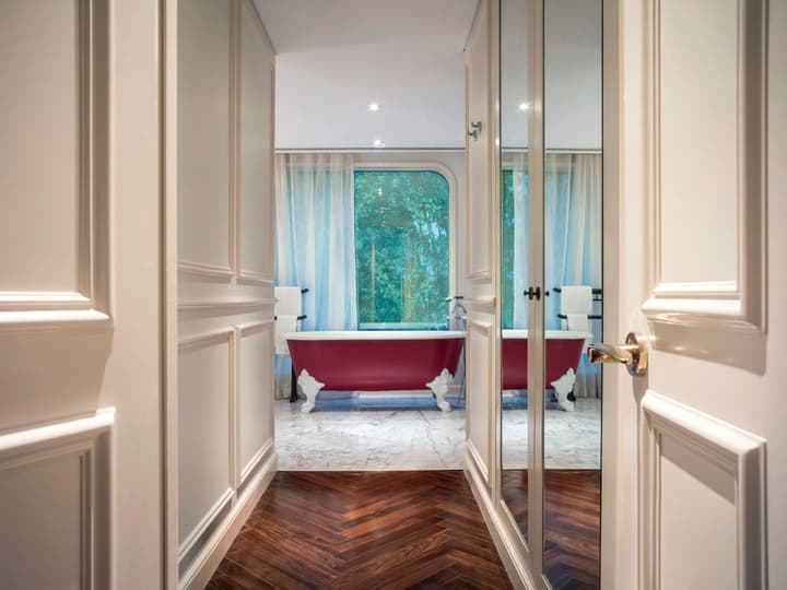 Hôtel des Arts Saigon - MGallery Collection