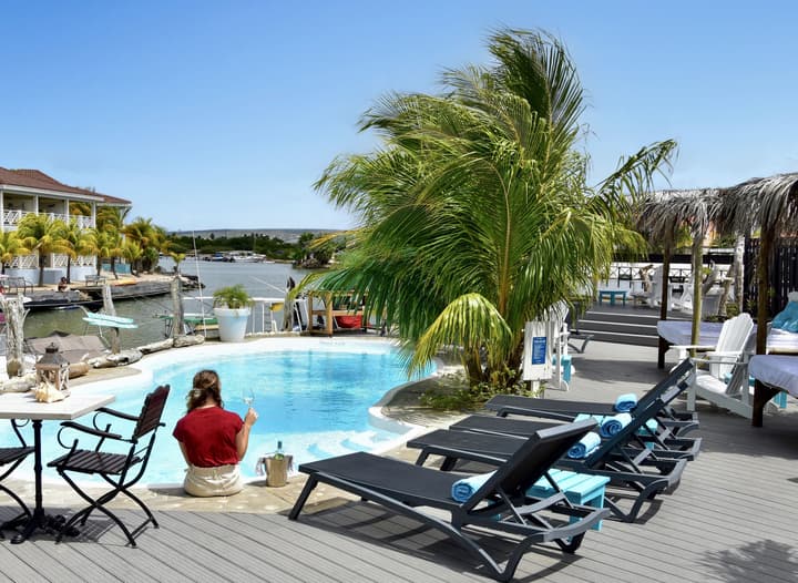 Ocean Breeze Boutique Hotel & Marina