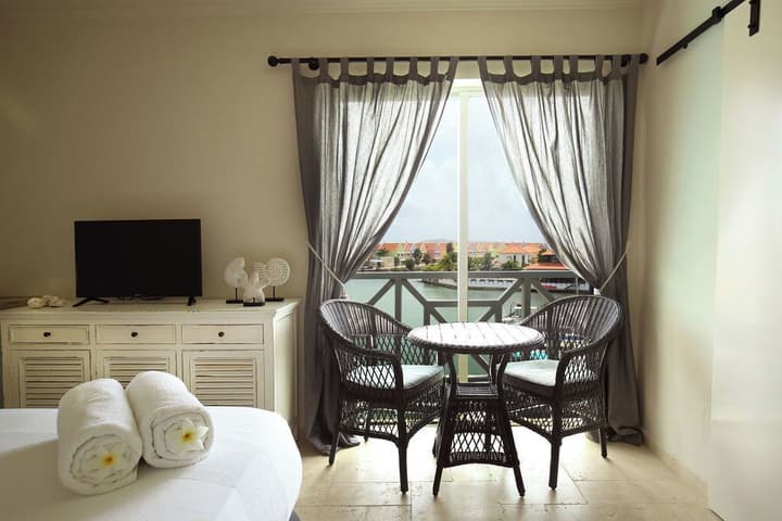 Ocean Breeze Boutique Hotel & Marina