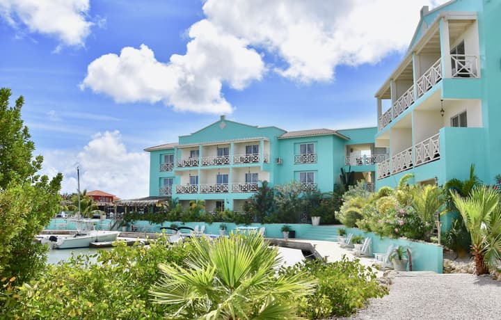Ocean Breeze Boutique Hotel & Marina