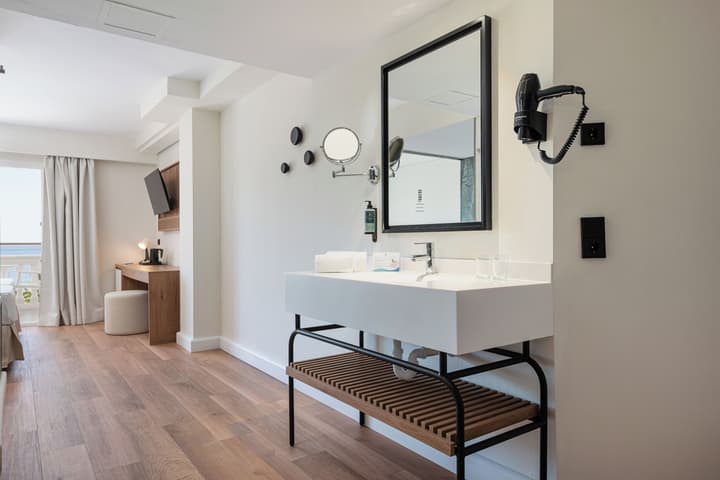 Welikehotel Triton Beach
