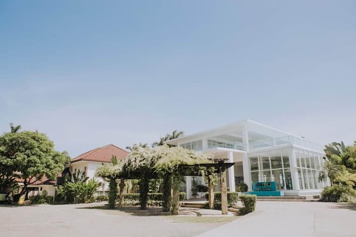 Chateau By The Sea