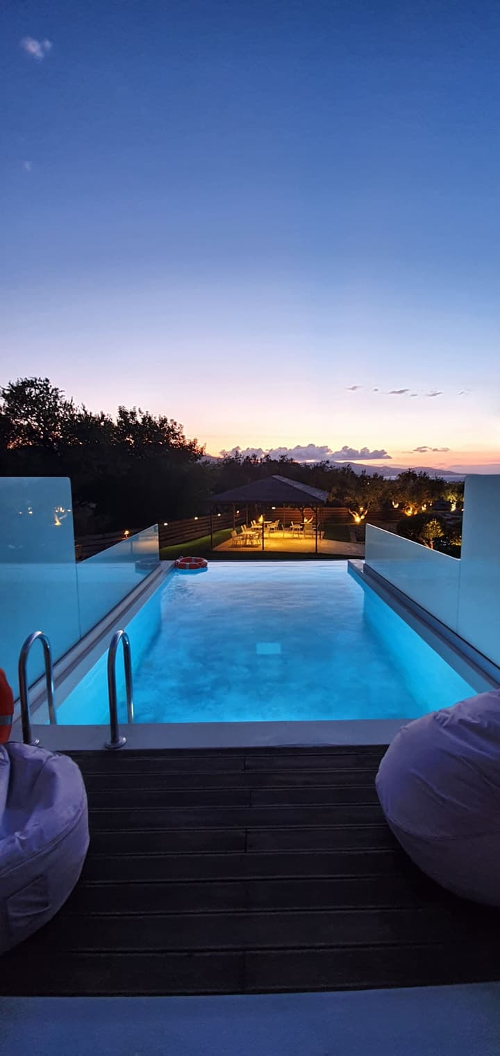 Elegance Luxury Executive Suites - Adults Only