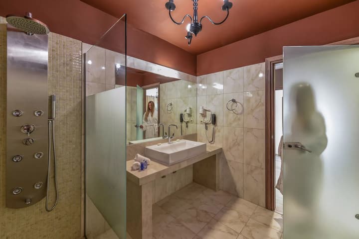 Elegance Luxury Executive Suites - Adults Only