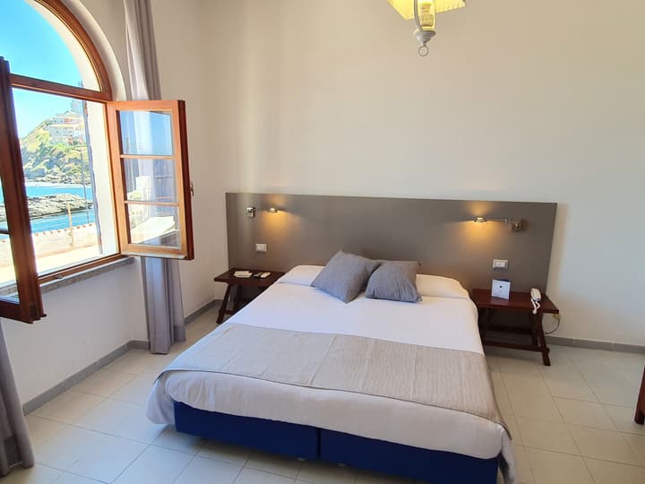 Meli Hotel