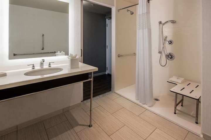 Hampton Inn & Suites Washington DC-Navy Yard