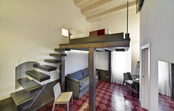 Zafran Boutique Hotel