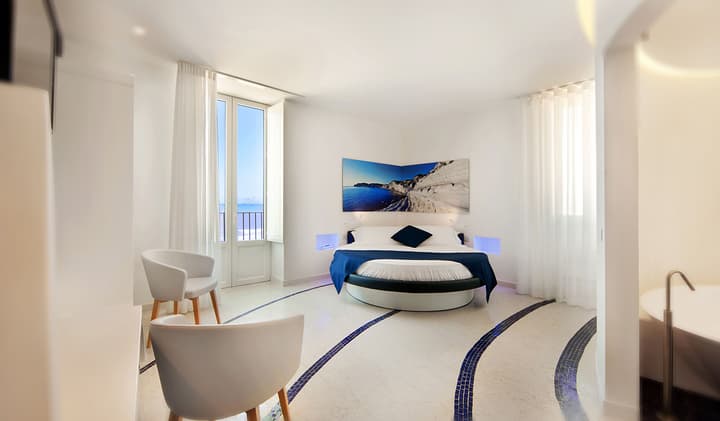 Zafran Boutique Hotel