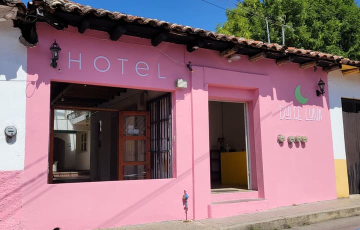 Hotel Dulce Luna