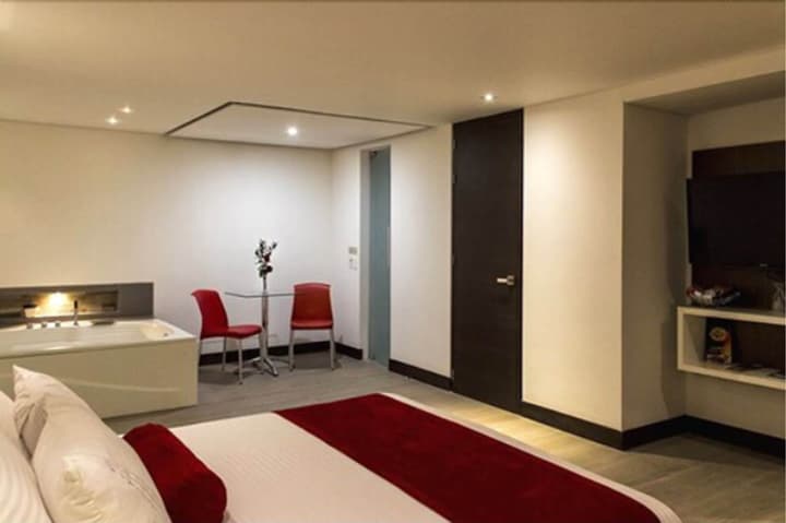 Loyds Hotel