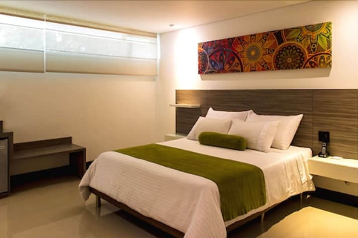 Loyds Hotel