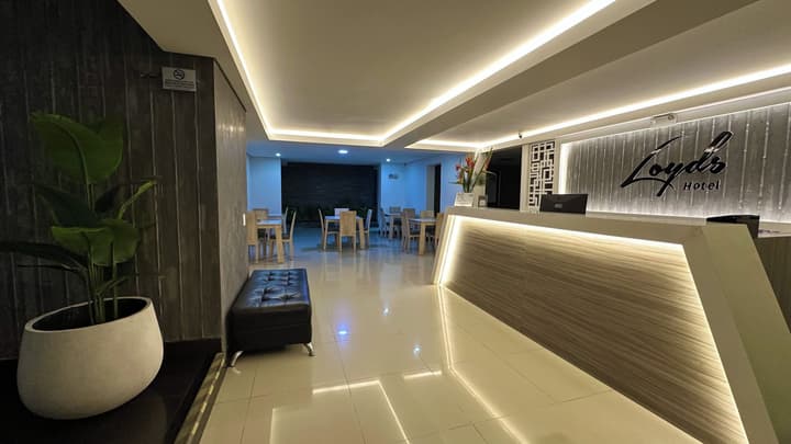 Loyds Hotel