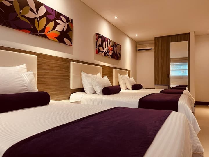 Loyds Hotel