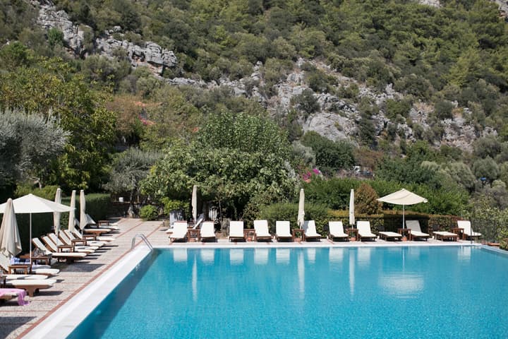 Dionysos Hotel