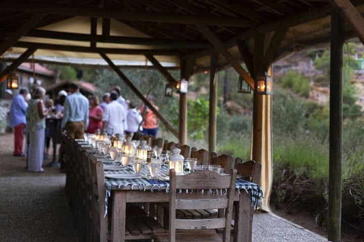 Dionysos Hotel