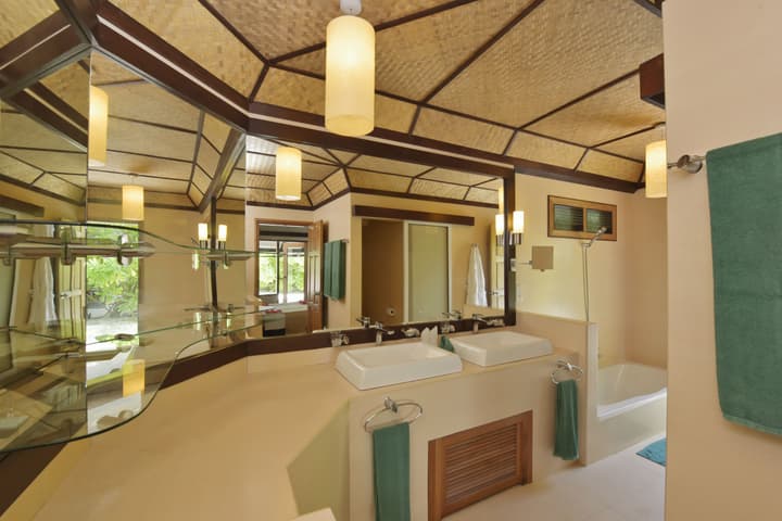 Angaga Island Resort & Spa
