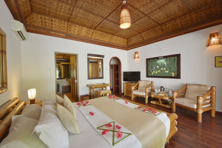 Angaga Island Resort & Spa