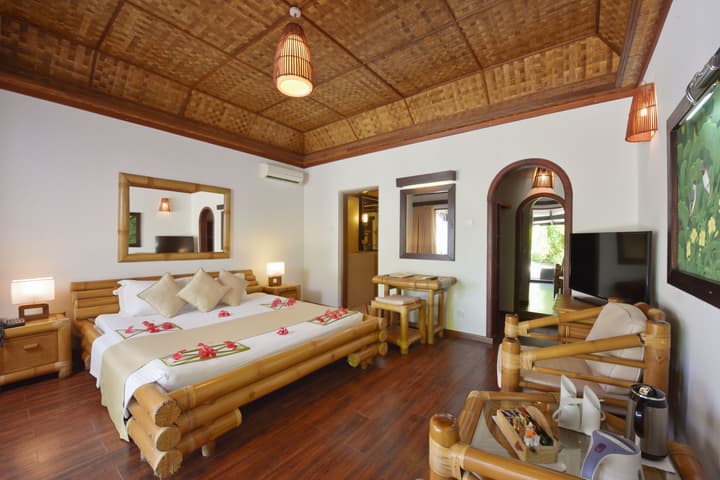 Angaga Island Resort & Spa