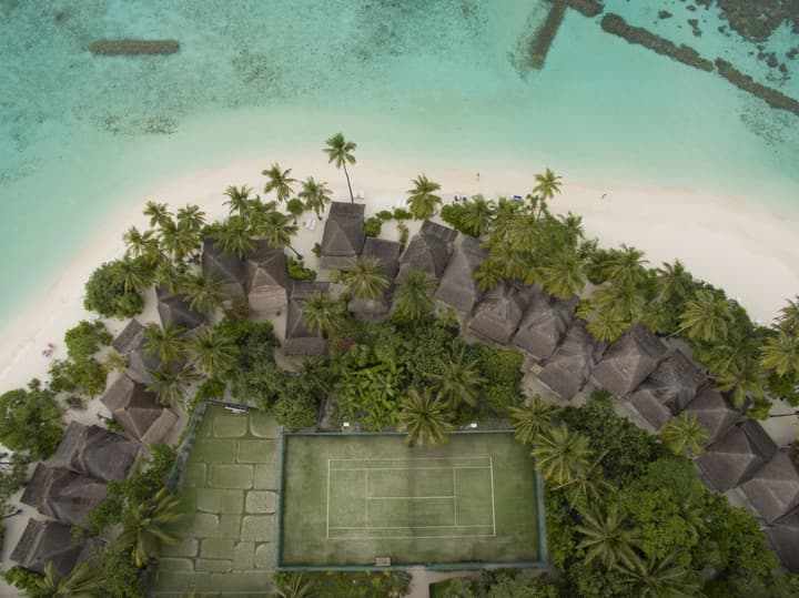 Angaga Island Resort & Spa