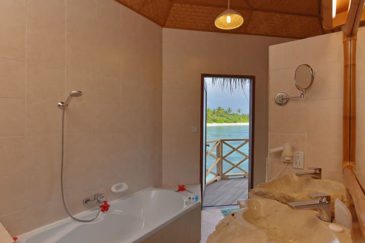 Angaga Island Resort & Spa