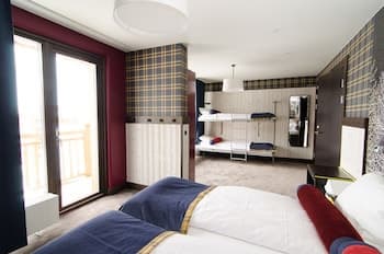 Langley Hotel Tango