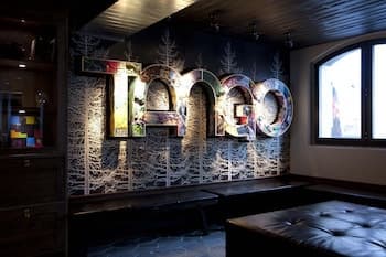 Langley Hotel Tango