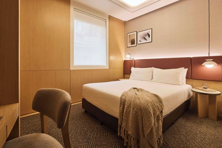 Rydges Australia Square