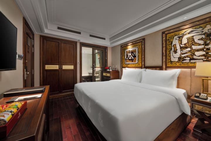 Peridot Gallery Classic Hotel