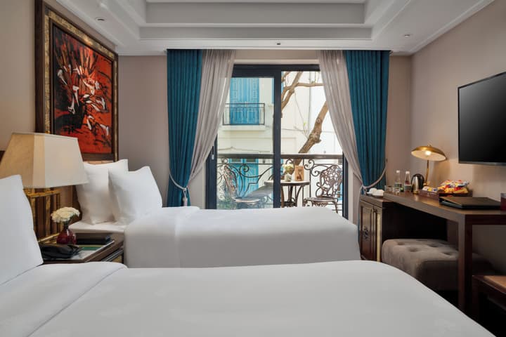 Peridot Gallery Classic Hotel