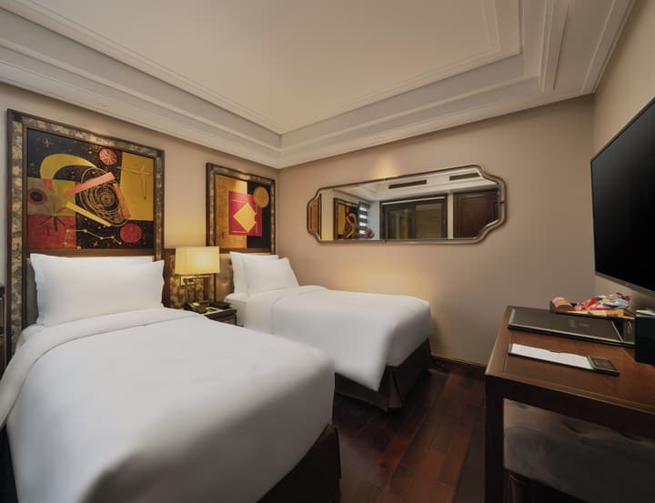 Peridot Gallery Classic Hotel